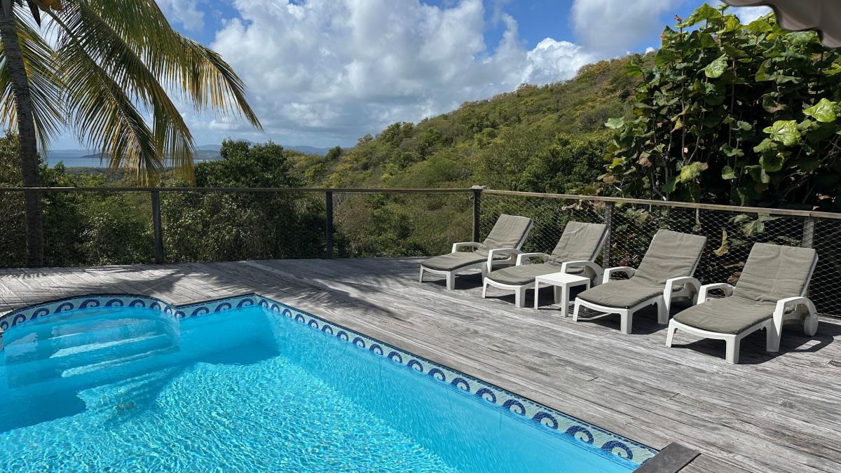 location villa martinique piscine  - vue terrasse